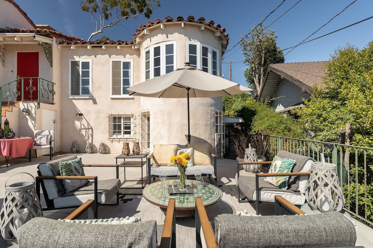 Hollywood Hills | Prime Location & Views gallery image 3