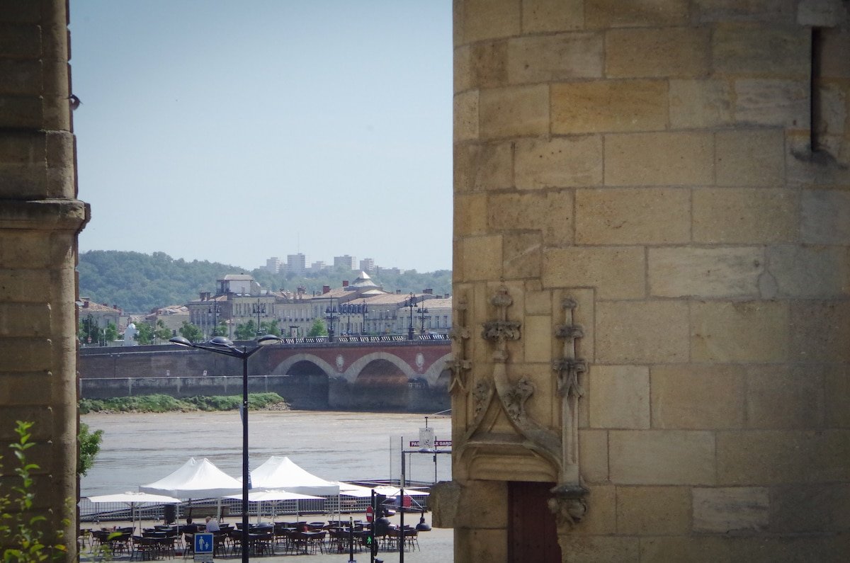Place du Palais – Centre historique – Grand balcon gallery image 5