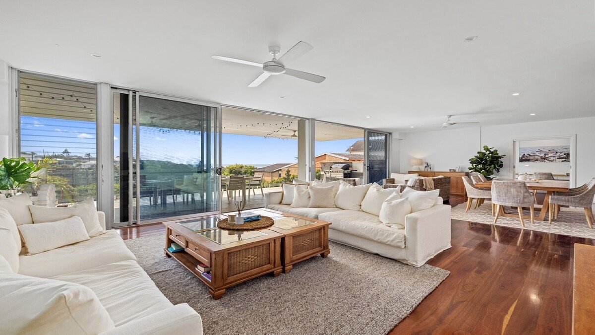 Northern Exposure – Pool, Path to Beach, Sleeps 10 gallery image 5