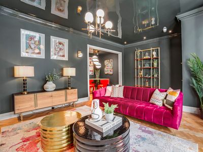 Earl’s Court Elegance: Chic Design, Prime Location