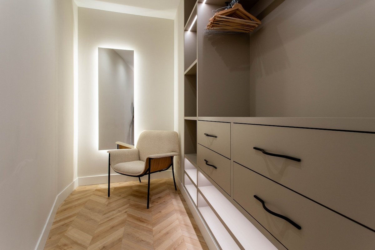 NEW. Luxury flat in Puerta del Sol 4 bedrs/4 baths gallery image 5