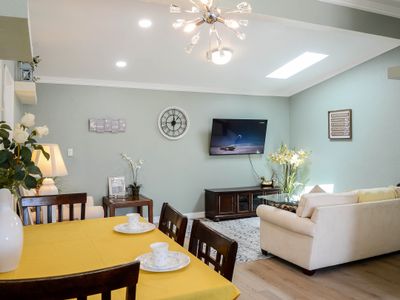 The Emerald Skylight: Elegant 4-Bedroom Getaway