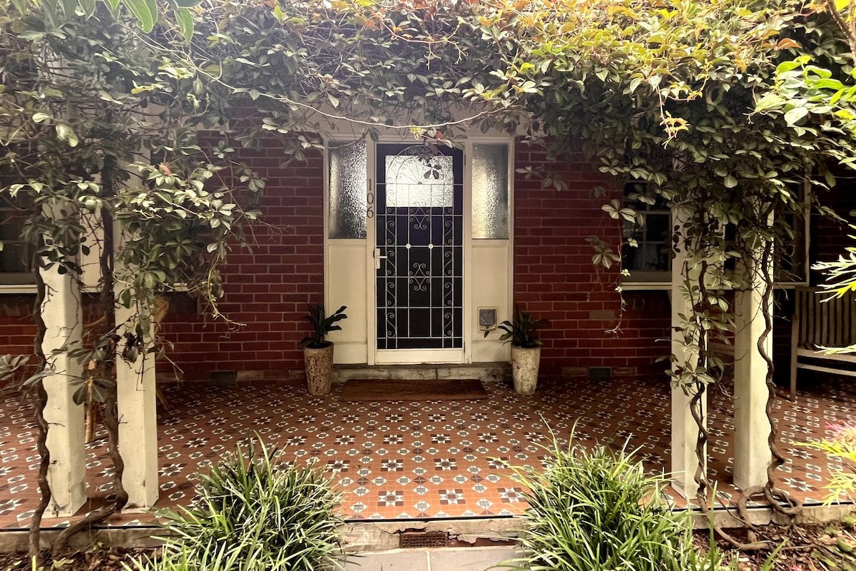 Beautiful Fitzroy Getaway gallery image 5