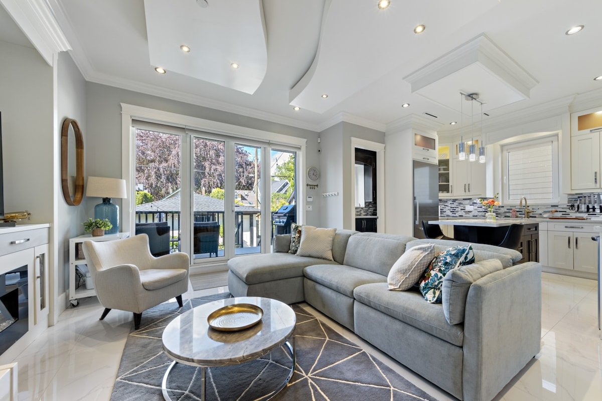 Luxury House in Kitsilano gallery image 2