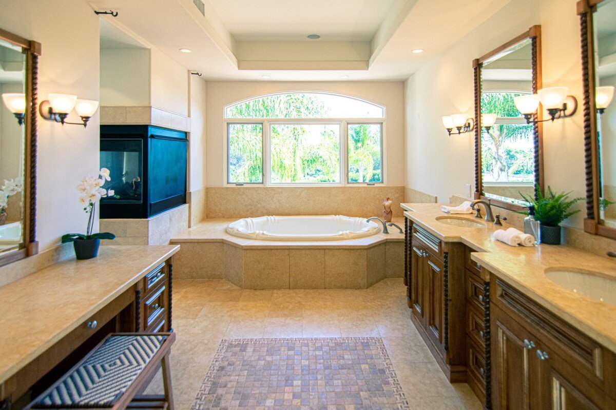 Tuscan Style Malibu Villa w/Pool, Spa, Ocean Views gallery image 5