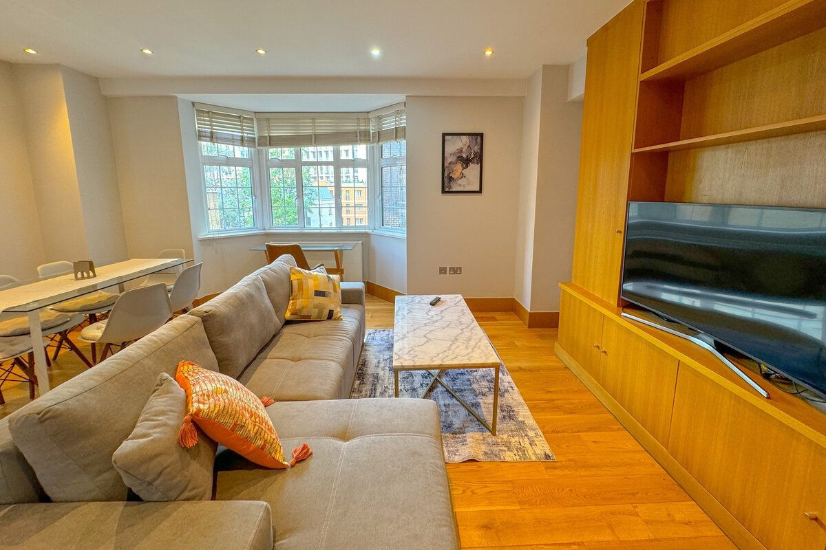 3 Bedrm near Hyde Park, Knightsbridge,Harrods gallery image 3