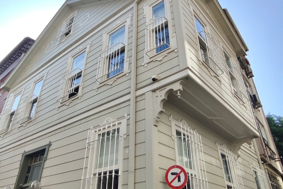 Wooden Mansion at Bosphorus neighborhood gallery image 3