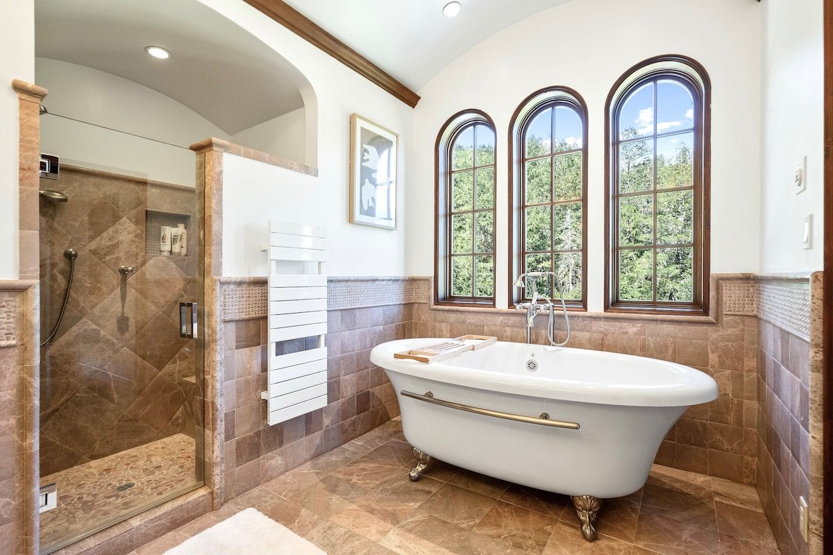 Napa Stone Estate – 40 Acres, Heated Pool, & Views gallery image 3