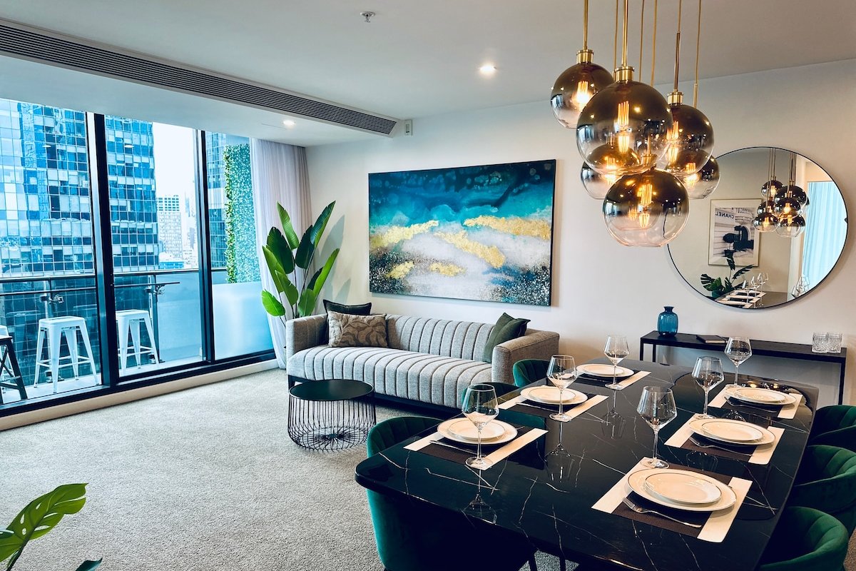 Stylish Southbank apartment + Free Parking x2 gallery image 2