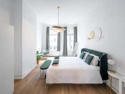 Serenity bubble next to the Grand Place