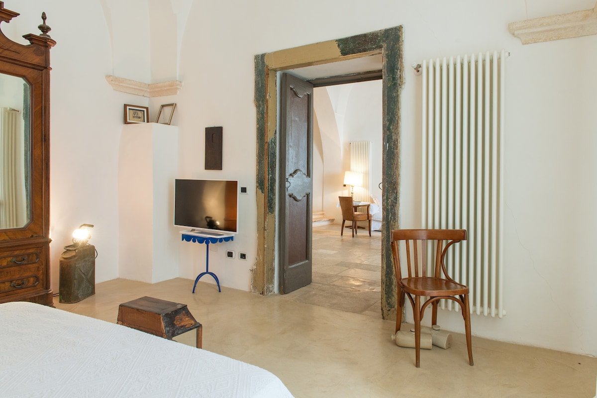 Luxury Villa | 3 Suites | Free Parking + Terrace gallery image 5