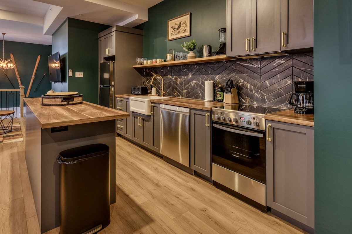 North House Majestic 3-Bedroom Designer Apartment gallery image 5