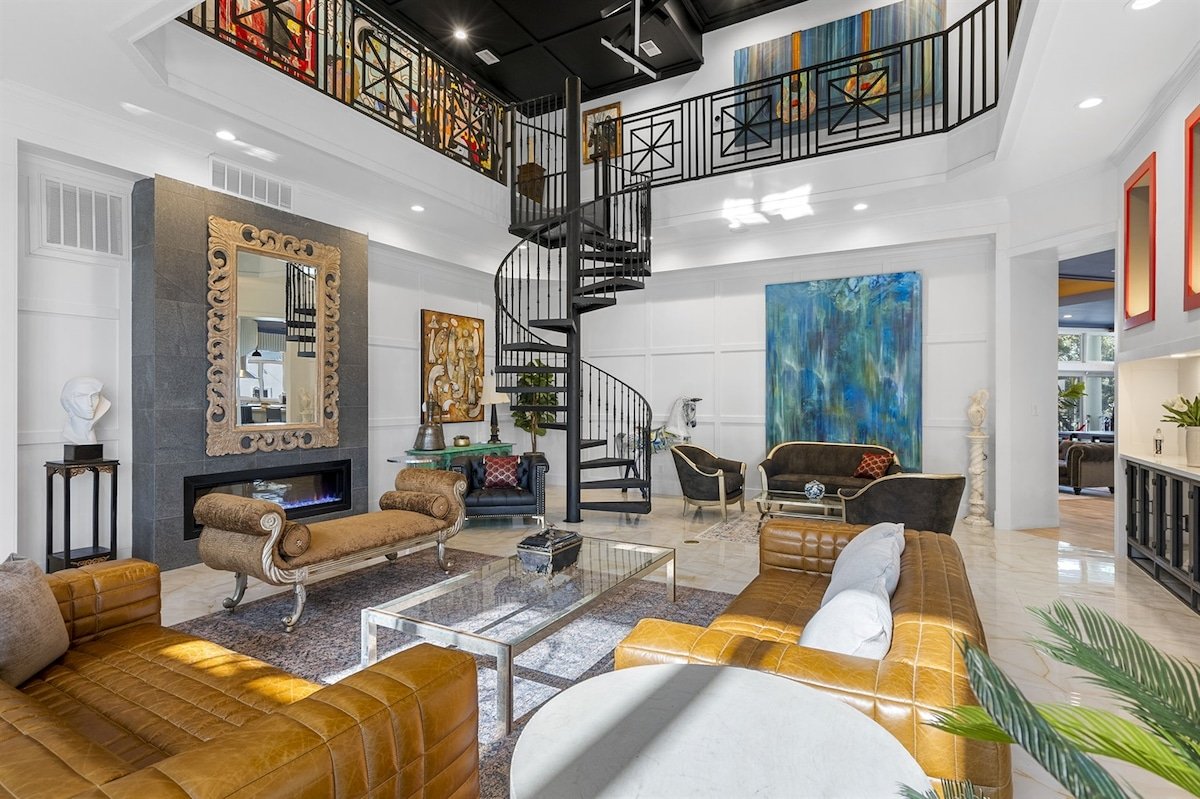 The Gatsby Mansion Waterfront w Casino Theater Spa gallery image 5