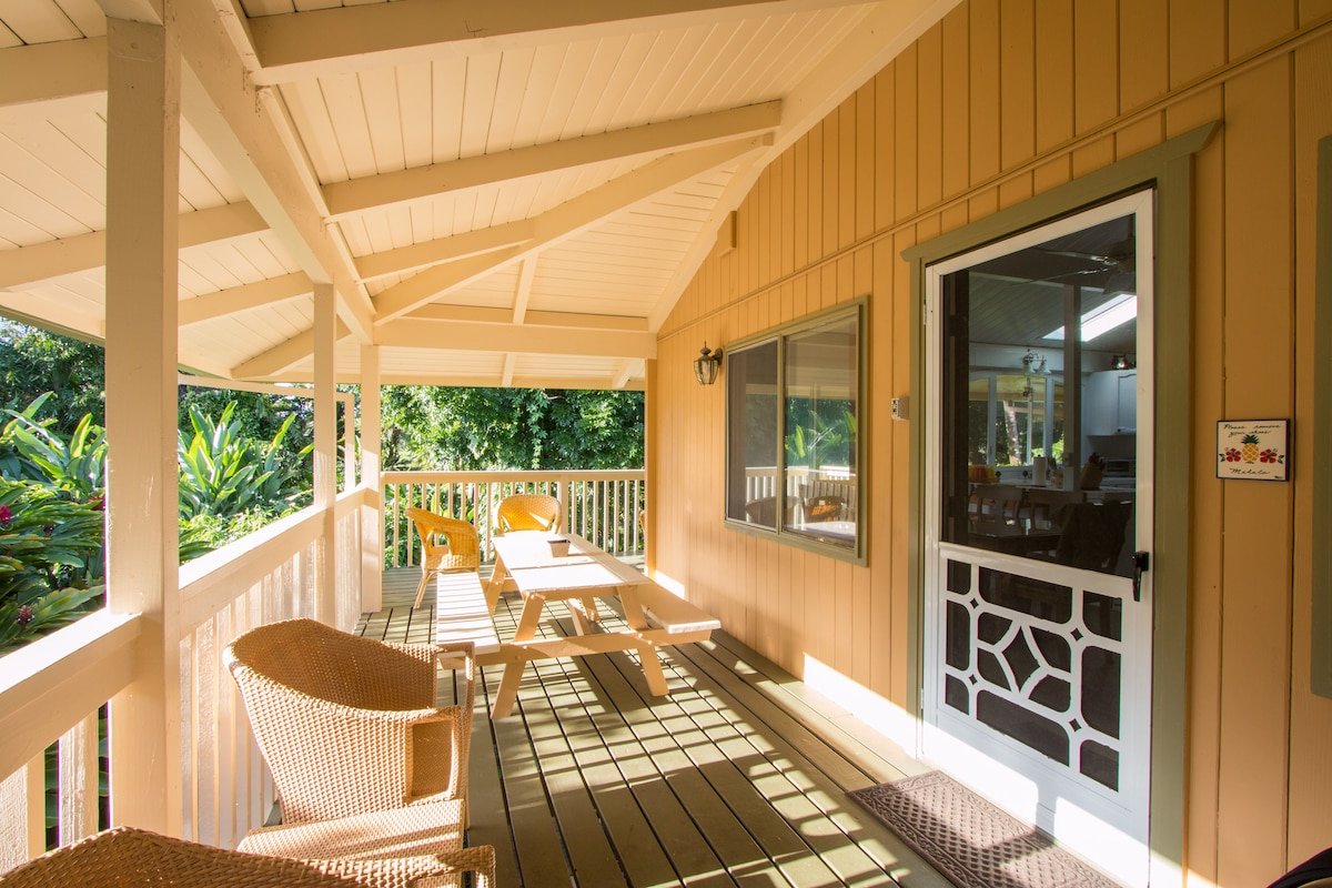 Beautiful Home One Block to Beach at Hanalei Bay gallery image 3