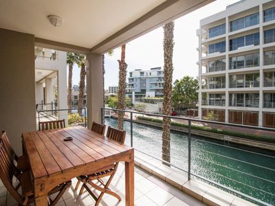 Exquisite 2-Bed waterfront living!