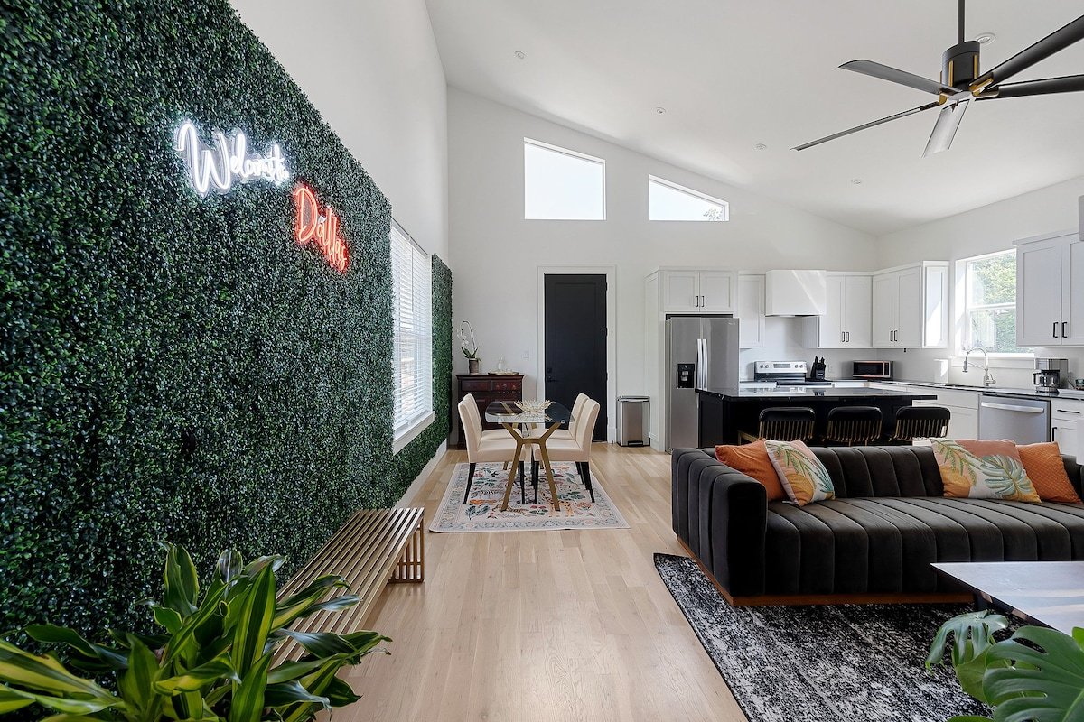 Family Fun DallasTownhome SemiPrivatePool no 4530 gallery image 3