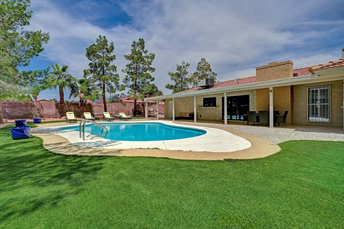 Elegance Escape: Mins to Strip, Stadium, Airport gallery image 3