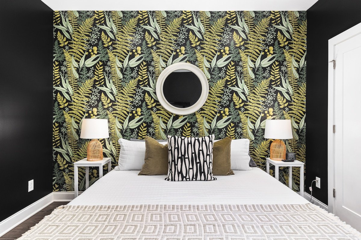 Rooftop Deck & Garage Walk 12 South, Restaurants gallery image 5