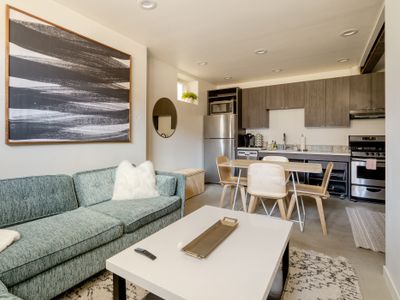 3BR • Sleeps 8 • Foodie Haven • SE Portland