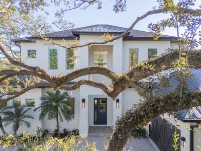 Luxury 5BR Sarasota Stay • Spa + Outdoor Living