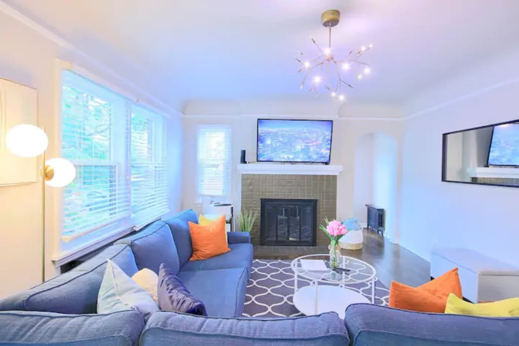 Cozy 6BR/3BA Wallingford gem near downtown gallery image 2