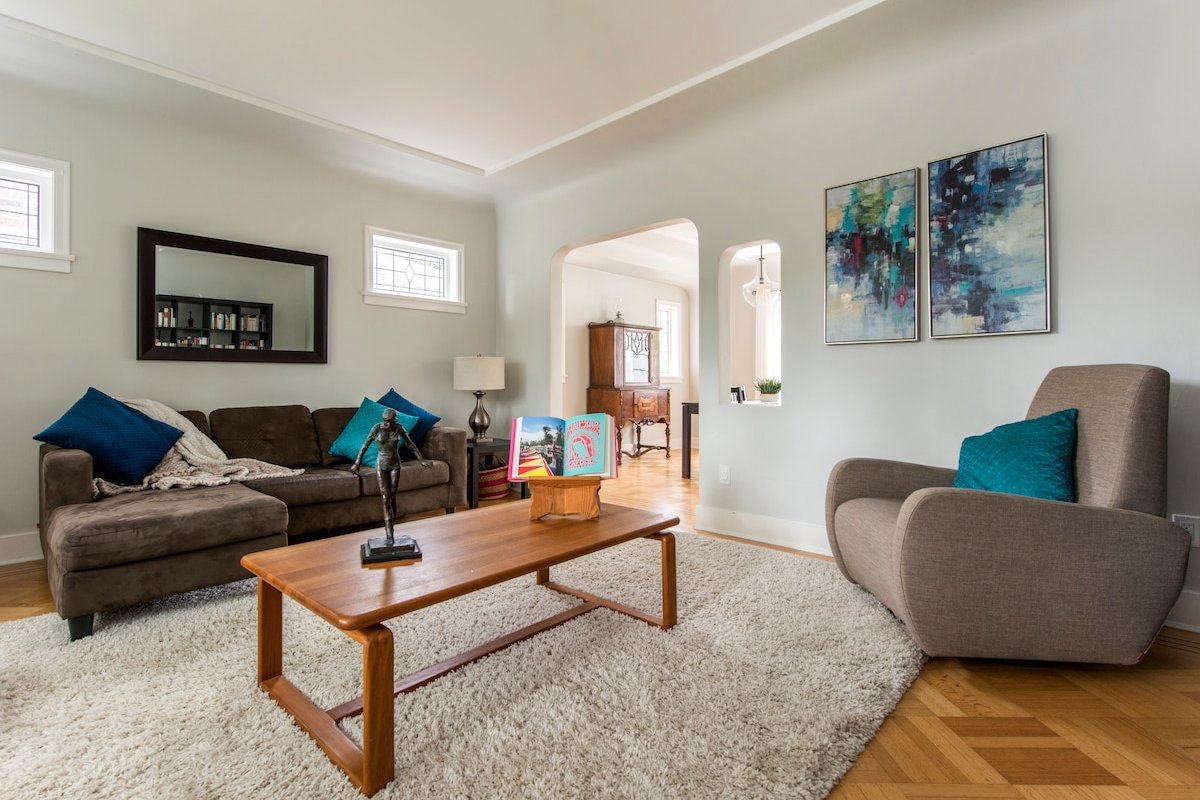 5BR/3BA Spacious Home – Garden, Deck, Near Parks gallery image 2