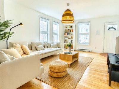 Urban Boho | Hot tub | EV Charger | 3 Free Parking