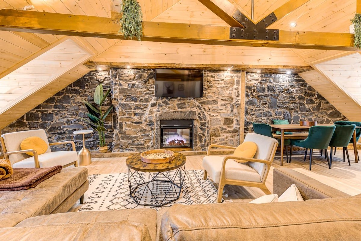 Gorgeous 3 Bedroom 2-floor Old Quebec Townhouse gallery image 2