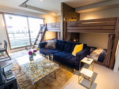 駅近/ホテルを貸し切り/パーティーもできる/ゲーム各種/大きなキッチン/家族滞在/長期割有