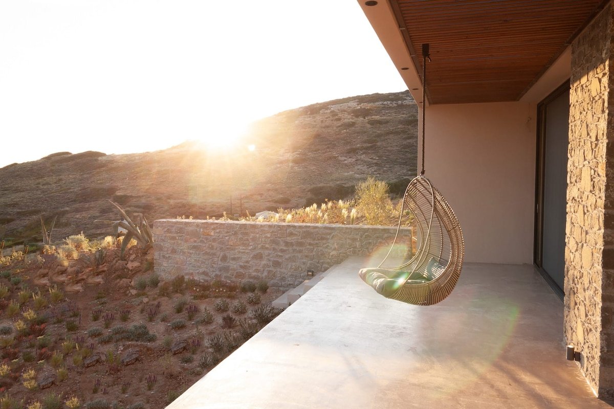 Ground Level Villa with Sea View gallery image 3