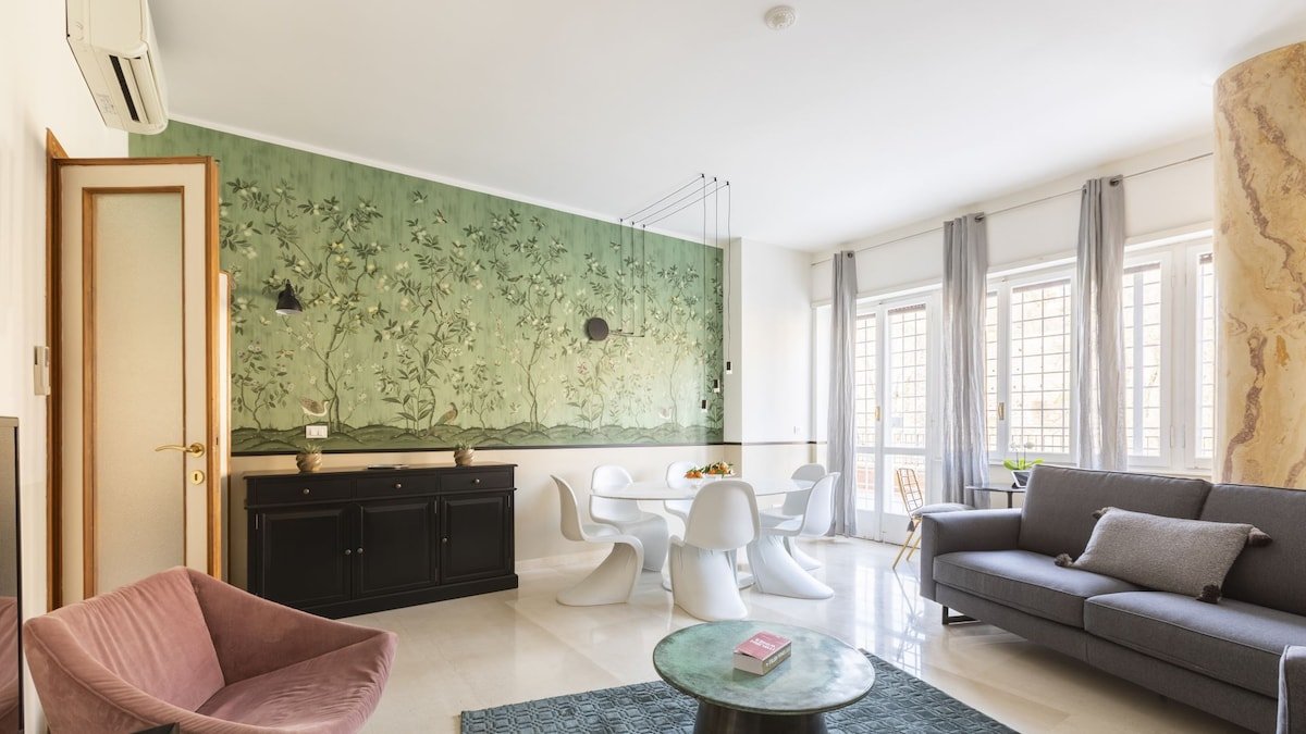 ROMAC San Saba with terrace near Piramide gallery image 2