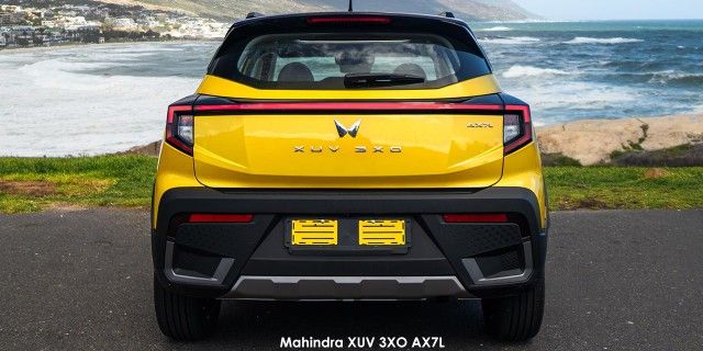 MAHINDRA XUV3XO 1.2T AX7L A/T - 2 