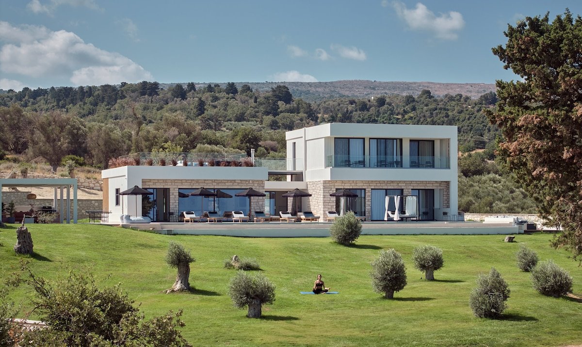 Gavras Exclusive Villa I, 2 Pools, Gym & SeaViews gallery image 3