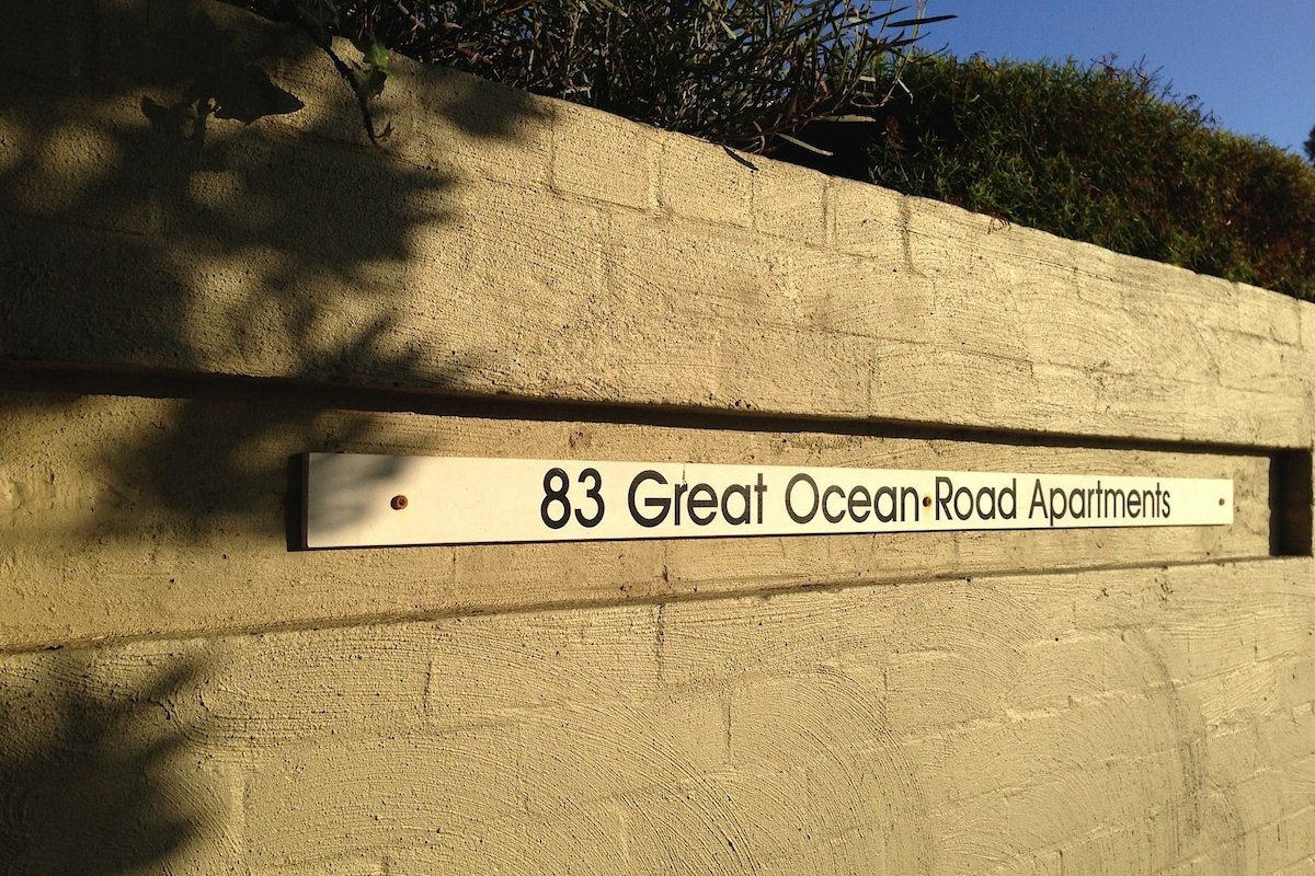 Magic Apartment + Views@83 GREAT OCEAN ROAD Lorne gallery image 5