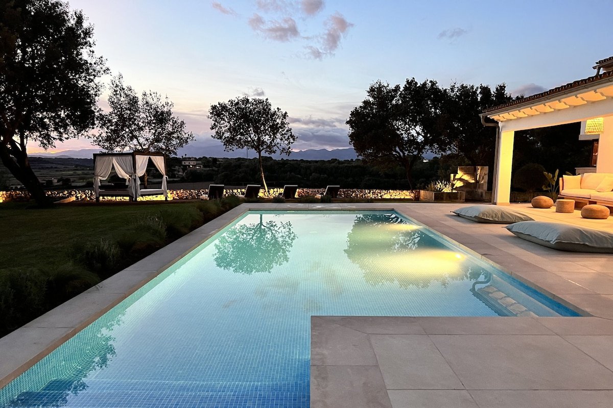 Es Mirador de Vernissa. Jacuzzi, sauna and pool gallery image 2