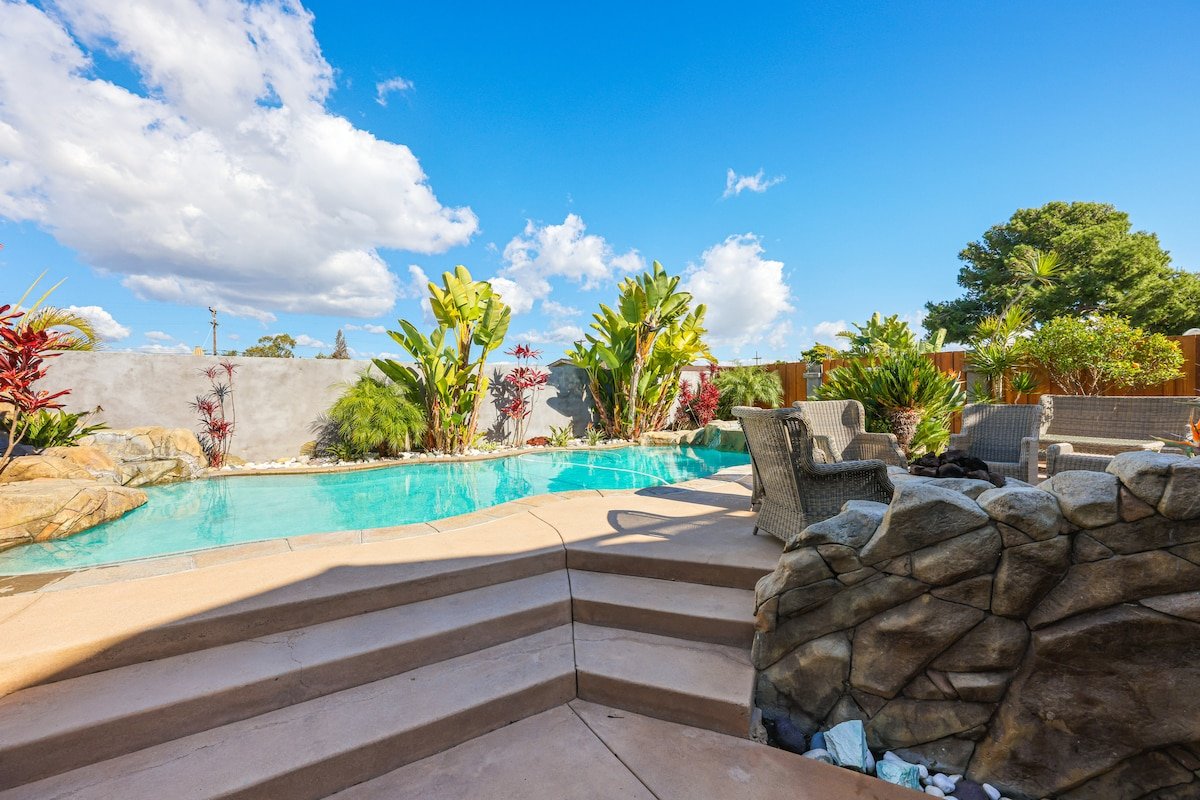 5BR | Salt Water Pool | Hot Tub | Fire Pit| BBQ gallery image 5