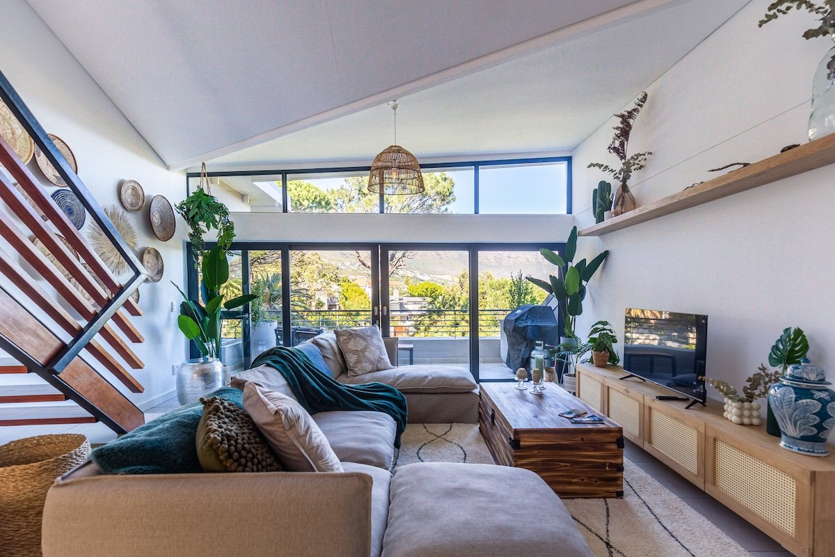 Luxury Penthouse in Camps Bay gallery image 2