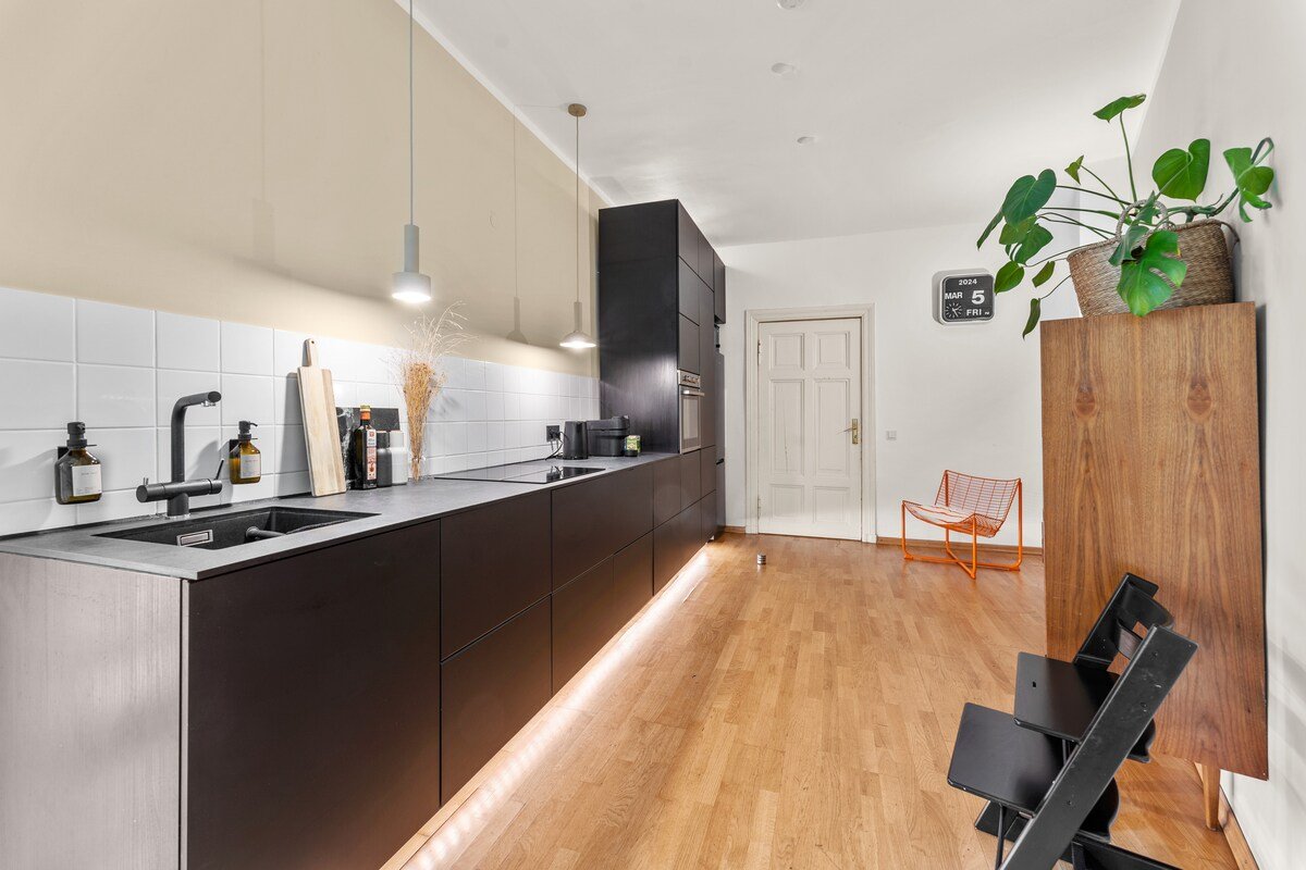 Stylish 120sqm Appartment in Berlin-Mitte gallery image 4