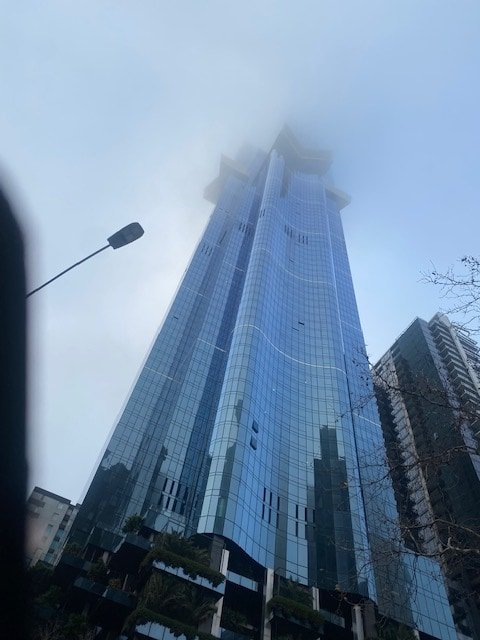 Perfect Southbank location. Sleep above the clouds gallery image 3