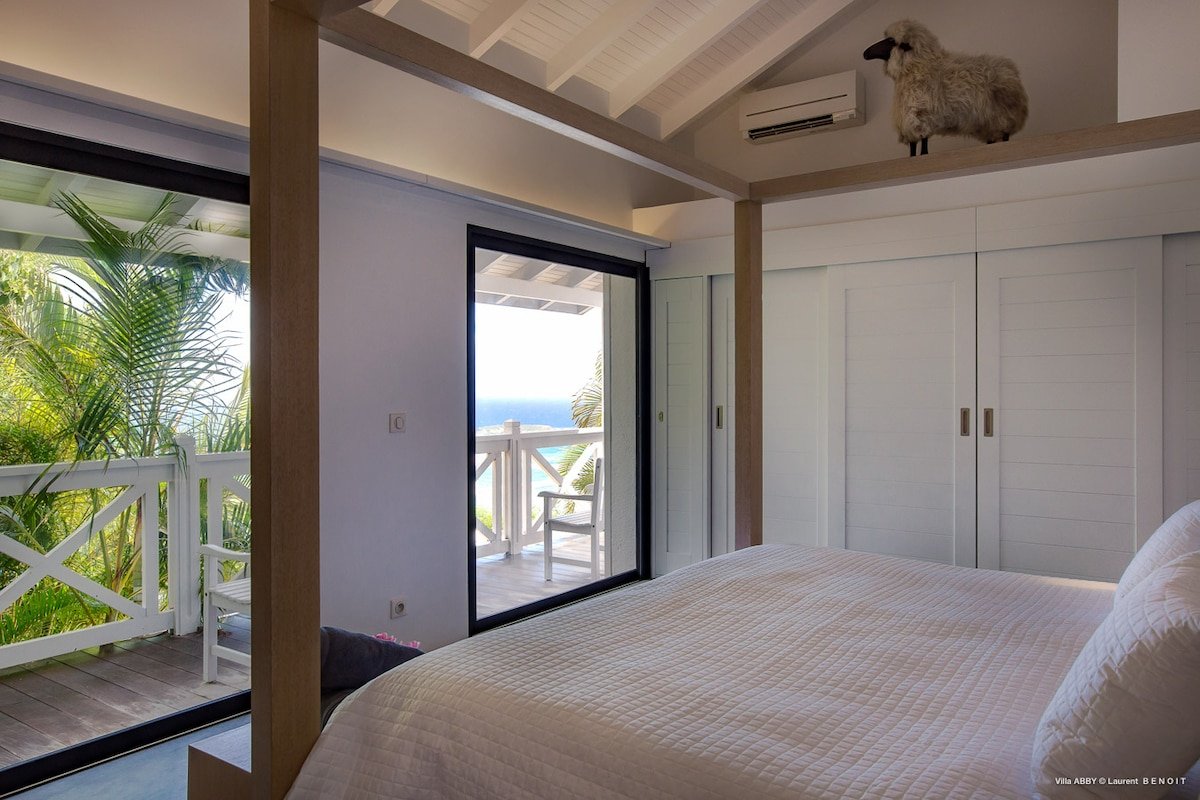 Abby gallery image 5