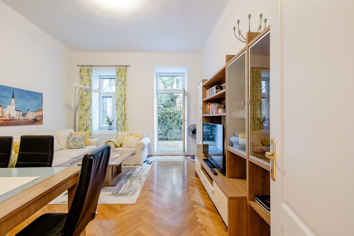 City Centre with Garden – Apt. 11 gallery image 3