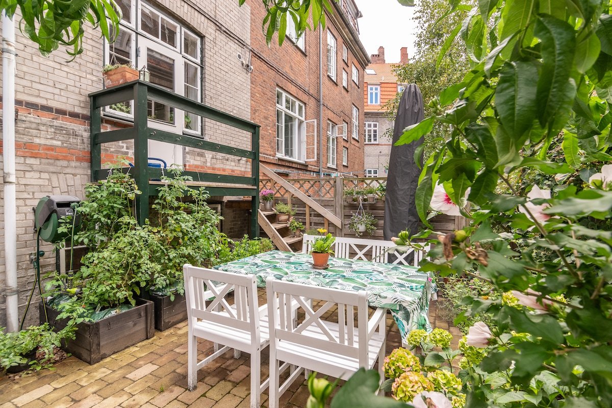 Cool and cosy townhouse in city gallery image 3