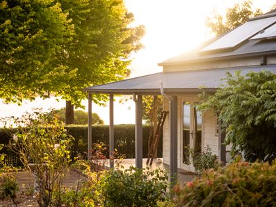 Bon Marché – Country Oasis With River Views