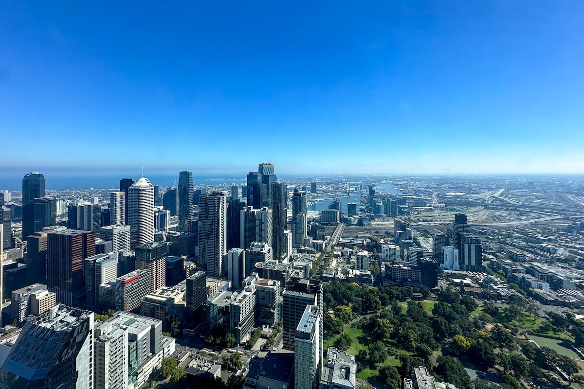 Lvl 76 Skyline Modern Luxury 3 BR in Melbourne CBD gallery image 4