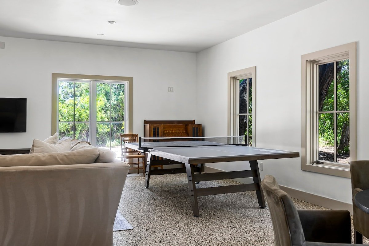 Cabins on the Lake | 5BR | Boat Dock | Firepit gallery image 4