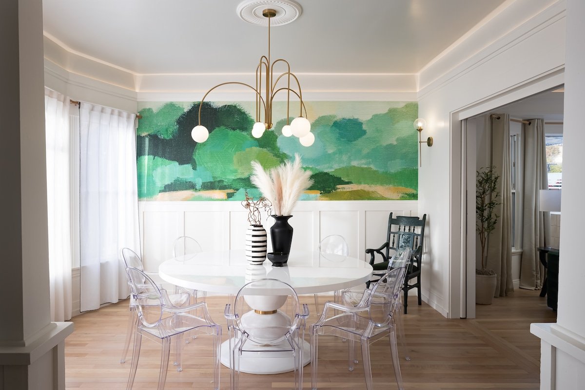 Luxe Victorian Retreat • Walk to Downtown gallery image 4