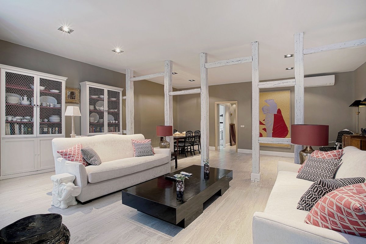 Exclusive Prado 2BD Retreat in Madrid. Huertas gallery image 2