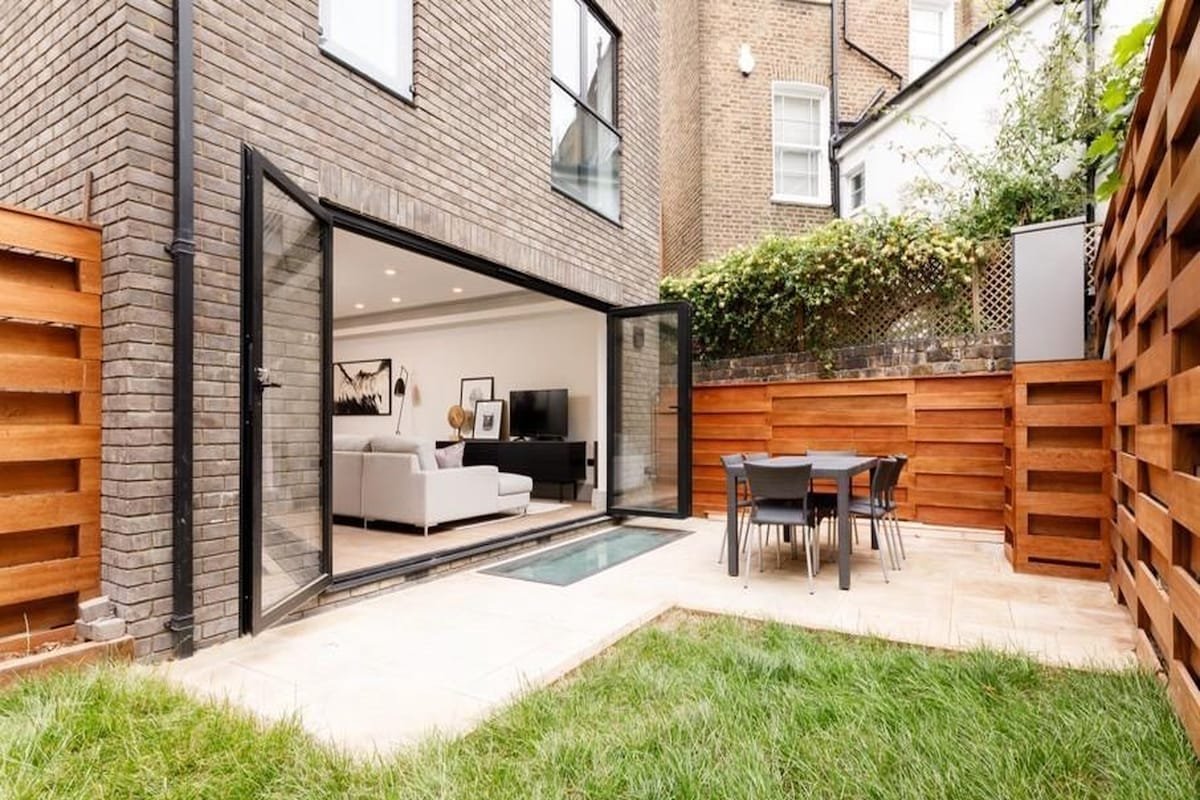 4Bed 3.5Bath House with Hot Tub gallery image 3