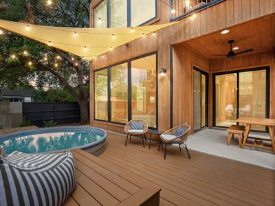 Secluded Luxury Home with Pool – The Marsian!