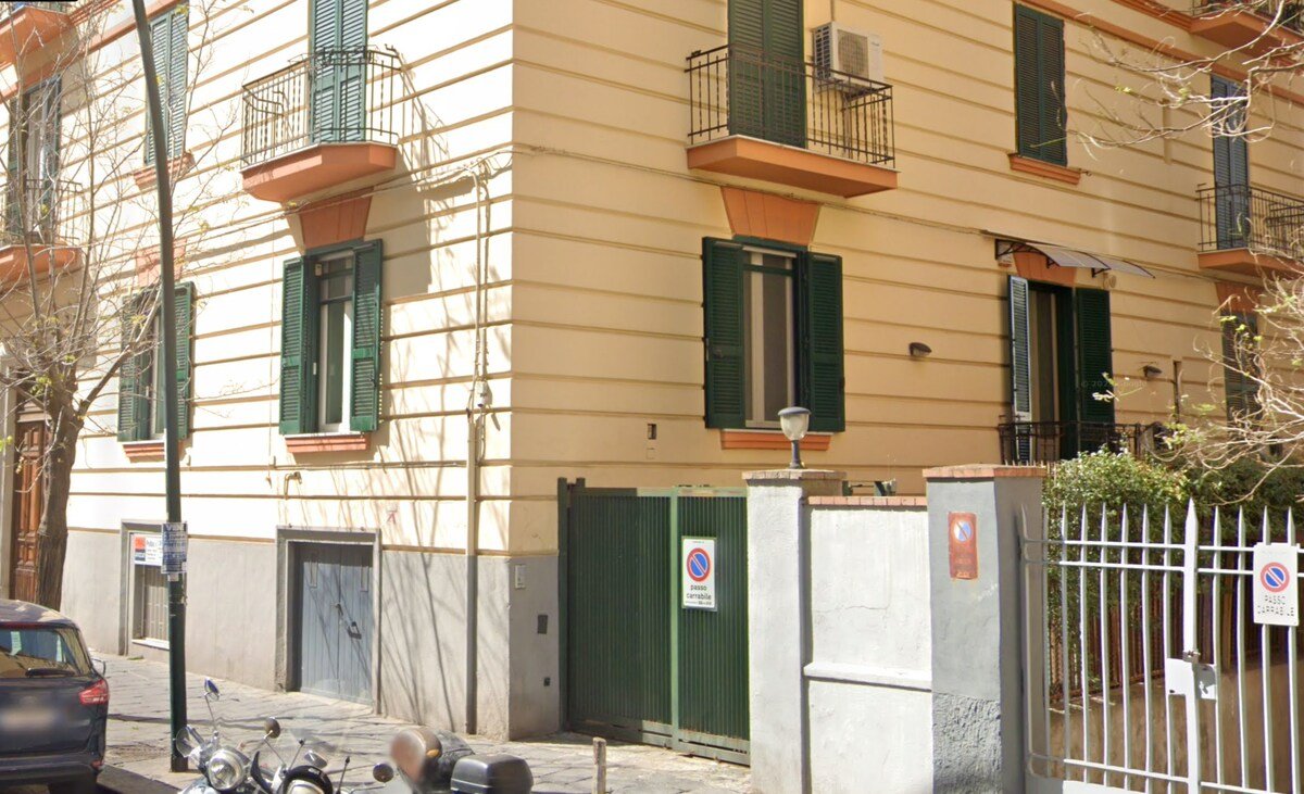 Luxury House With Parking gallery image 4